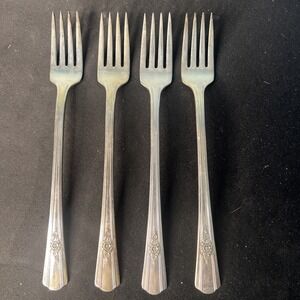 4pc Wm Rogers IS‎ Overlaid Silverplate  Desire Pattern Forks